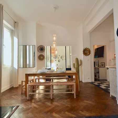 Le St Francois - Gorgeous Apt Art-deco,lift, A/c, 20 Meters Beach *