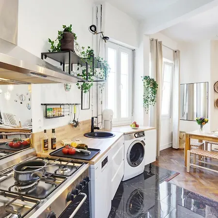 Le St Francois - Gorgeous Apt Art-deco,lift, A/c, 20 Meters Beach Apartment *